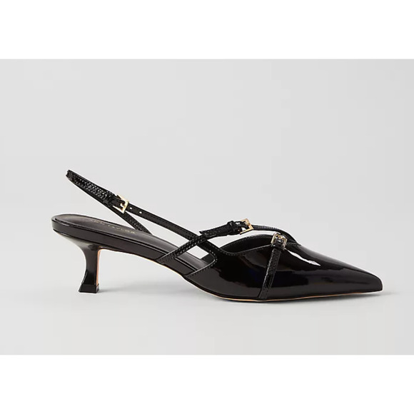 NWOB Ann Taylor Strappy Pointy Toe Patent Pump Black 6M Gold Buckles - Picture 1 of 6